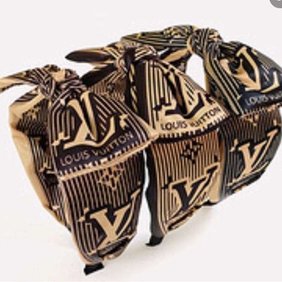 MYSTERY GIFT BAGS - Picture 4 of 12